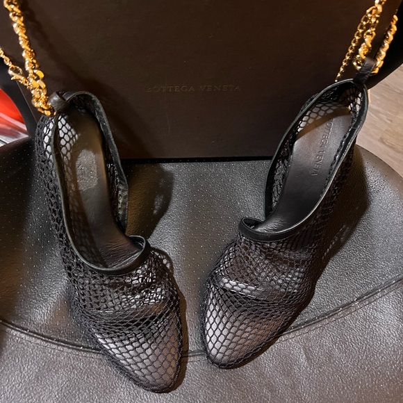 Bottega Veneta mesh chain link pumps
Box & dust bag included! - Picture 15 of 16